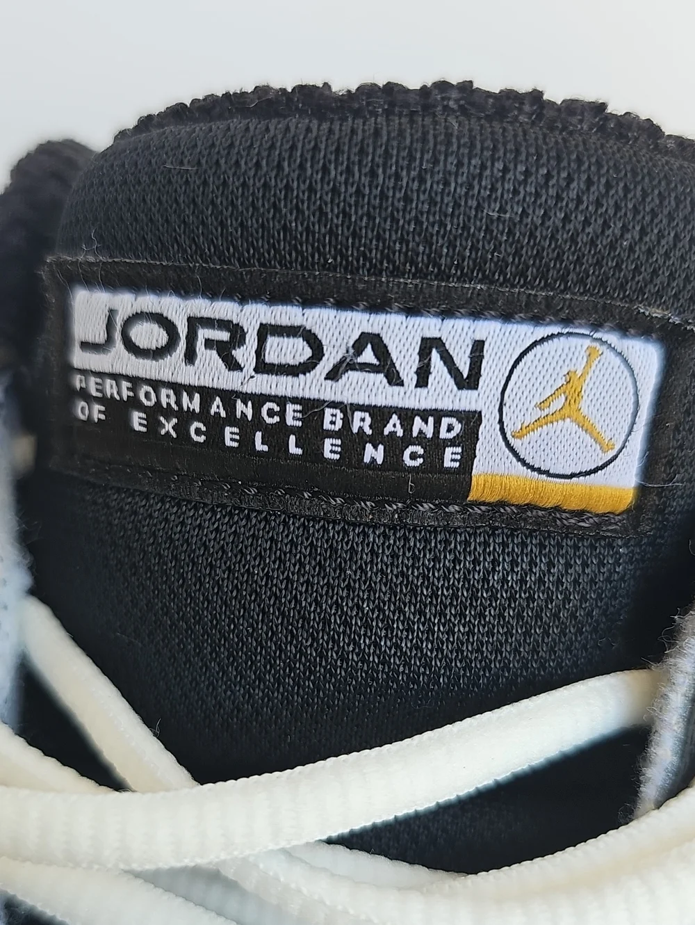 ​Jordan Jumpman Team 1 Black White Gold Size [7.5] Great Condition